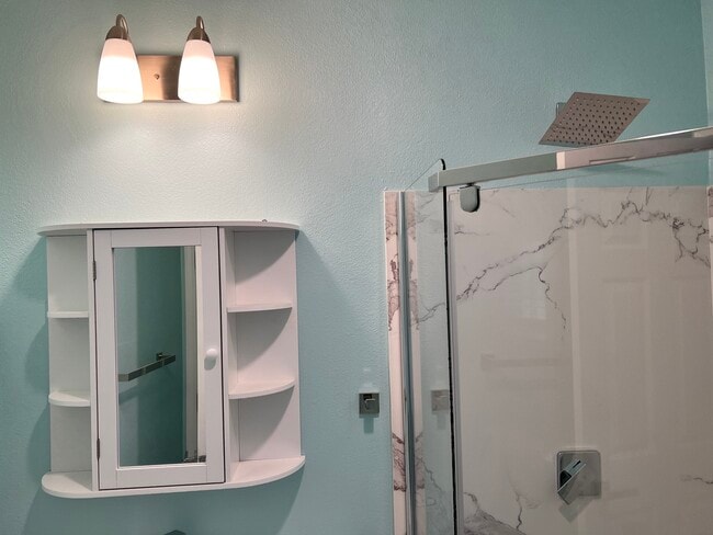 Photo - 5746 Robinhood Dr Unidad 1