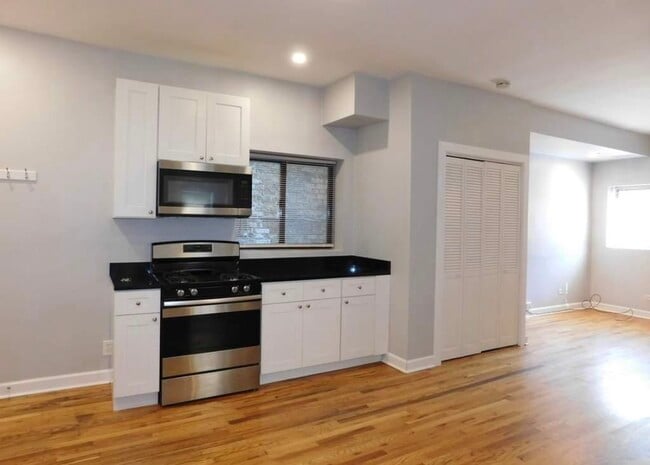 Photo - 1851 W Chicago Ave Unit 2R