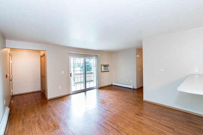 Charlotte Court Apartments