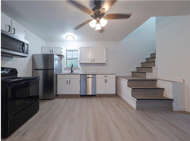 Building Photo - 737 N 12th St Unit C