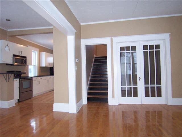 Photo - Charming House on Bay Shore Drive Close to the Lake! SHORT TERM LEASING! Available Now!