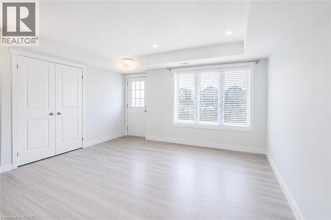 Photo - 160 Rochefort St.