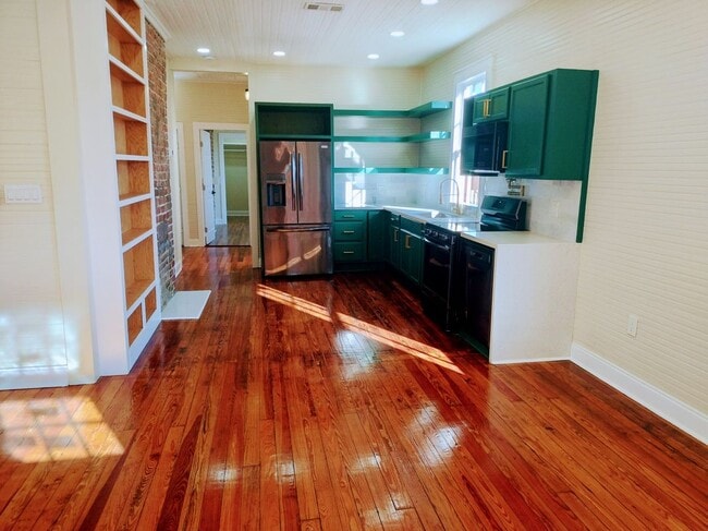 Photo - 2717 Loyola Ave