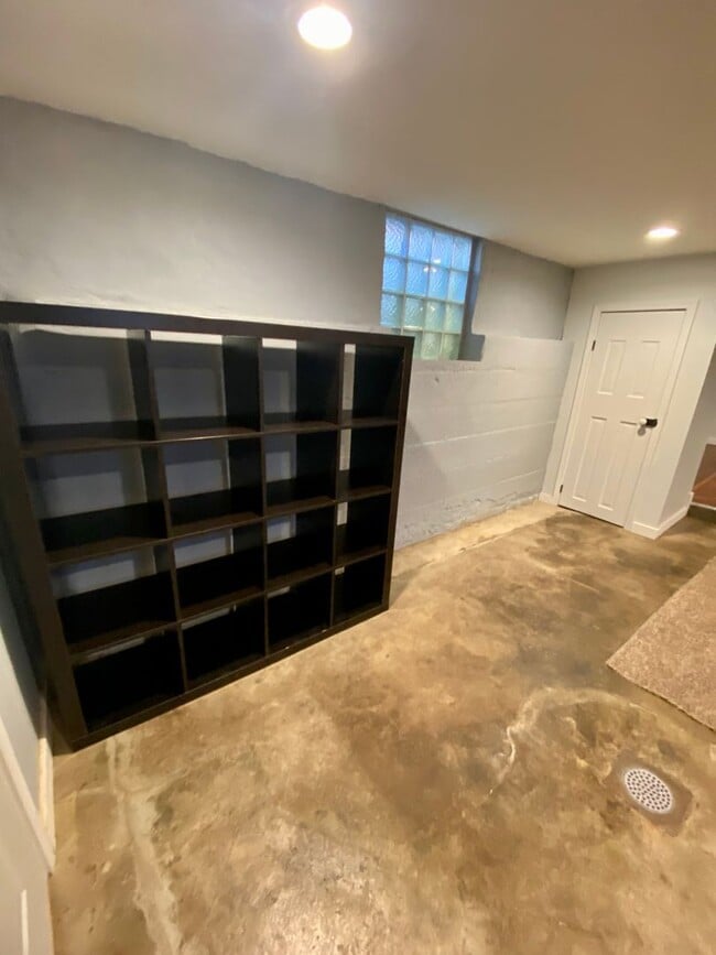 617 New York St Unit Basement