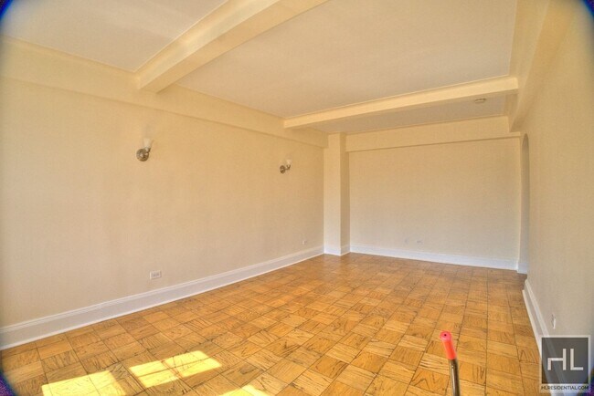 Christopher Street - Christopher Street Apartment Unit 9G