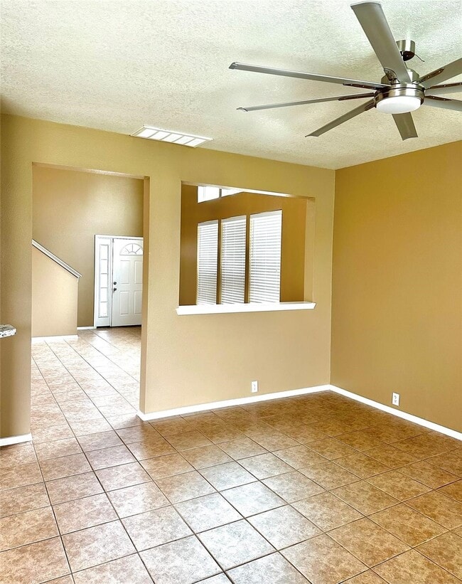 Photo - 2711 Feather Green Trail