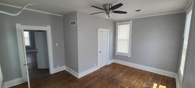 Photo - 2321 Ashland Ave Unit 3