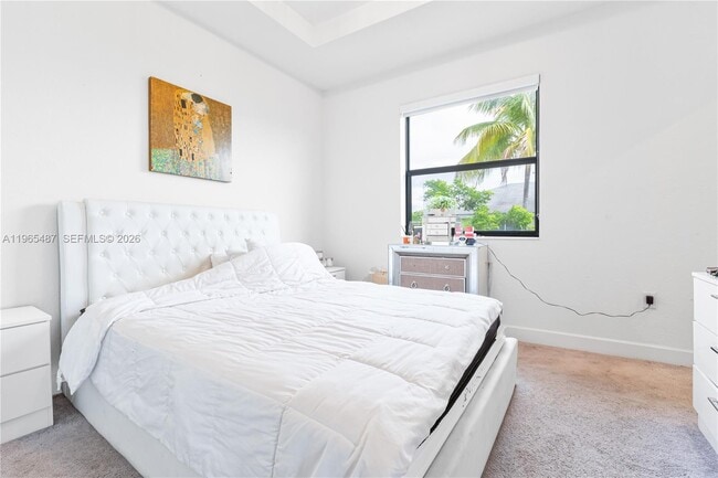 Photo - 817 NE 211th St