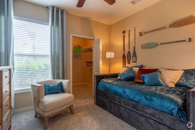3BR,2BA 1,328 SqFt