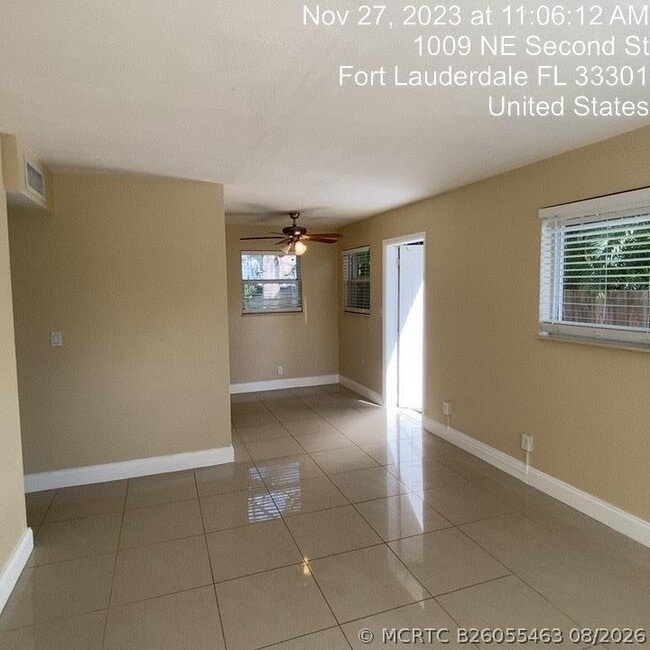 Building Photo - 204 NE 10th Ave Unit 206