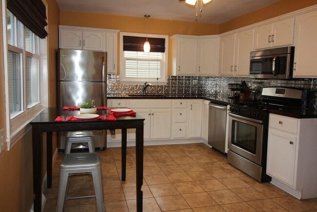 Photo - 246 Jacolyn Dr NW