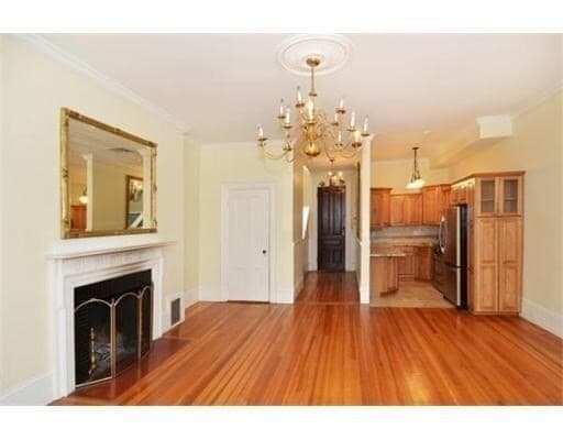 Building Photo - 181 Beacon St Unit 7