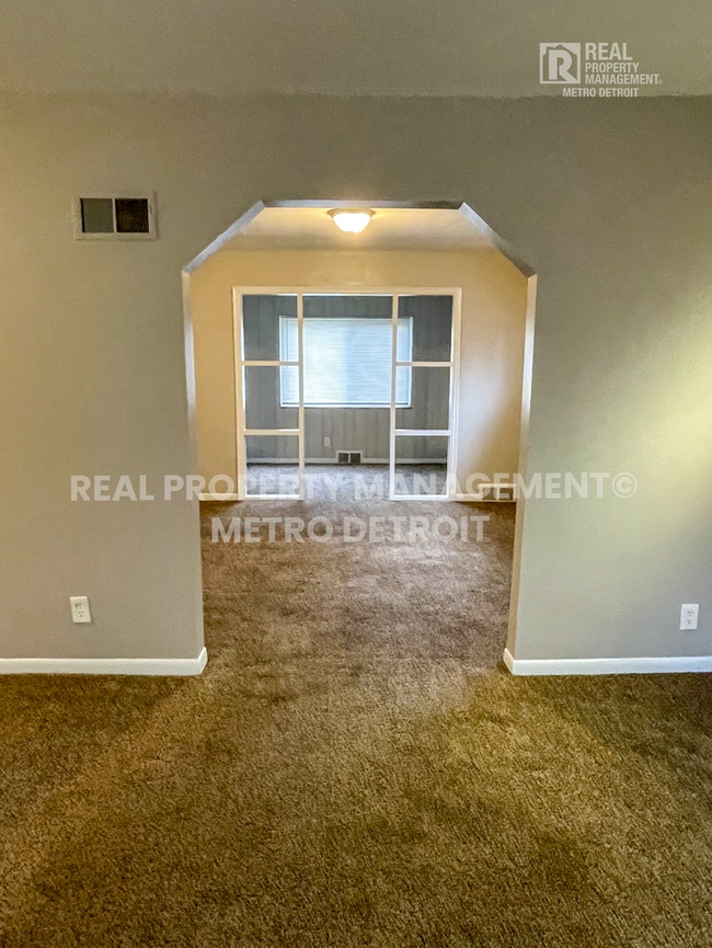 Photo - 15349 Prest St