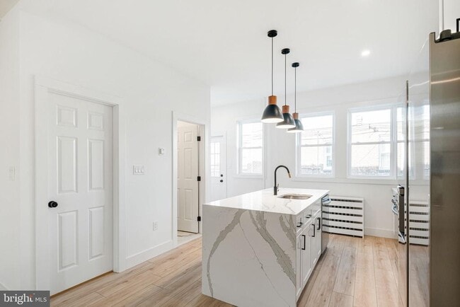 Photo - 448 Markle St