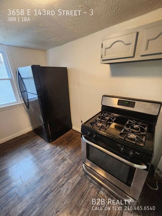 Photo - 3658 E 143rd St Unit 3