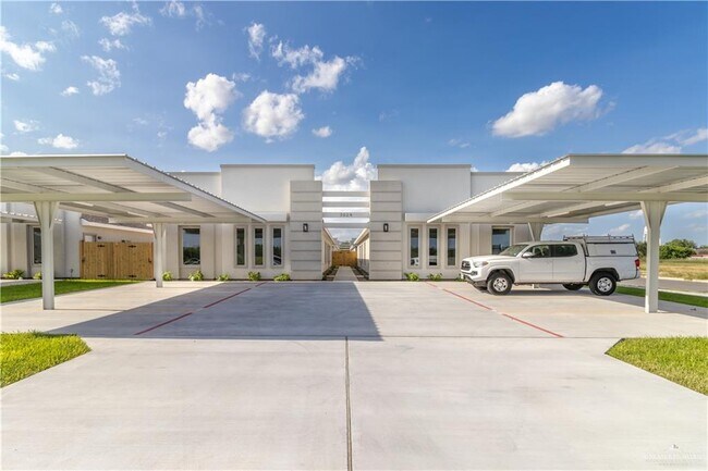 Photo - 13 Stark Rd Unit 2