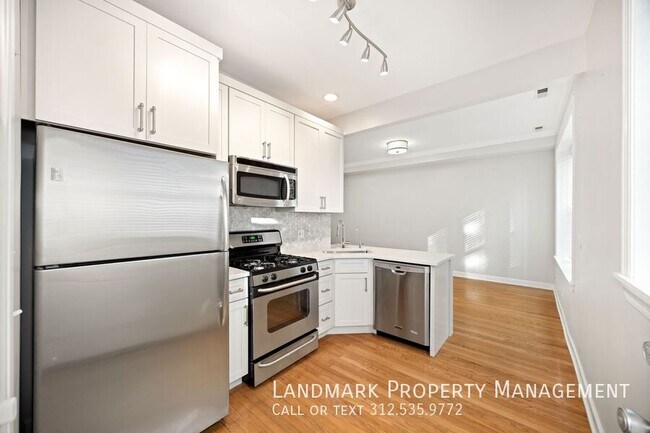 Photo - 534 W Belmont Ave