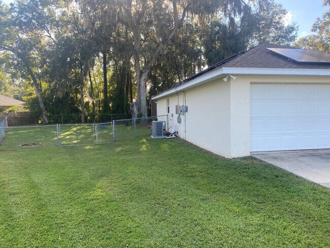 Photo - 3/2 Rental With Large Fenced Backyard