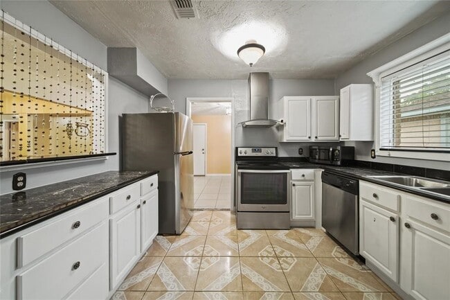 Photo - 10431 Odessa Dr