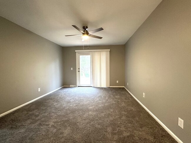 Photo - 3404 Apple Tree Ln