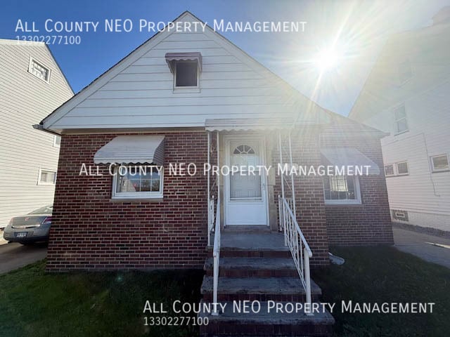 Building Photo - 10800 Vernon Ave