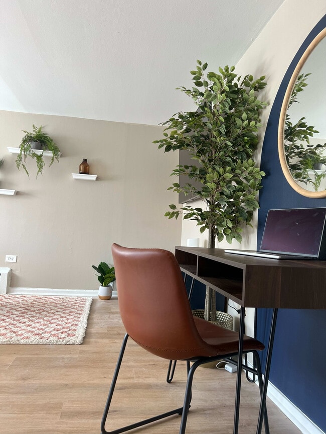 Photo - 912 E St Charles Rd Unit ID1026694P