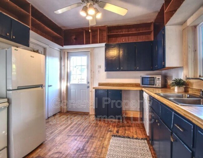 Charming 4 Bedroom, 1 Bathroom Home For Rent