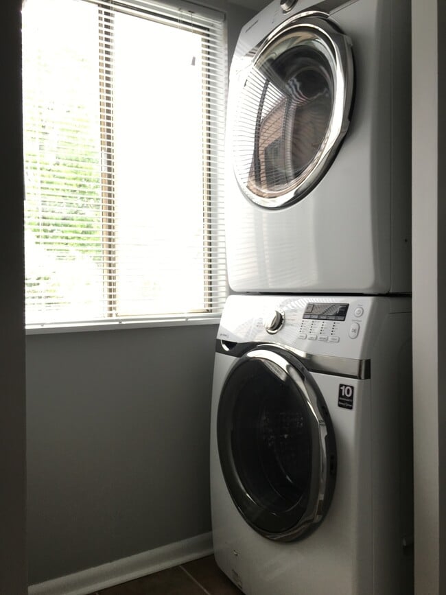 Photo - 3353 Beacon St Unidad B26