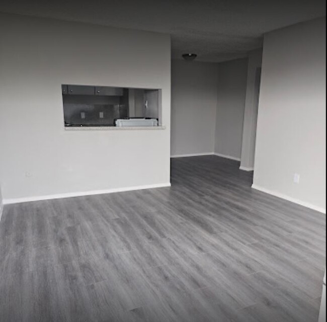 1bdrm Living Room - Eden Rock Rental