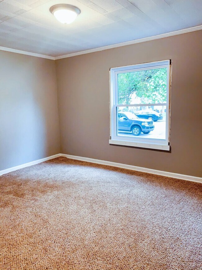 Photo - Charming 2BR North Columbus Home w/ Basement & Decorative Fireplace