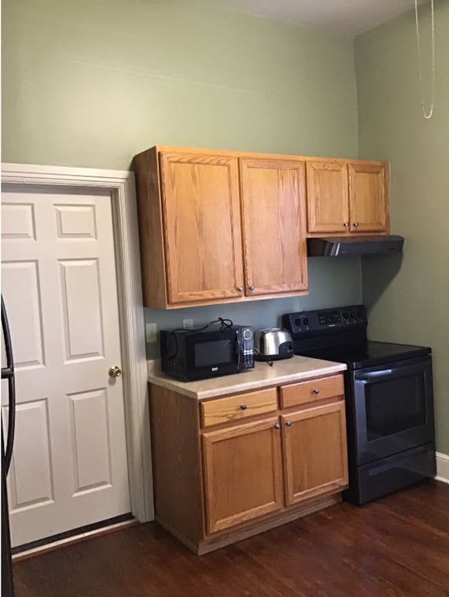 Photo - 134 E Queen St Unit 134 E Queen