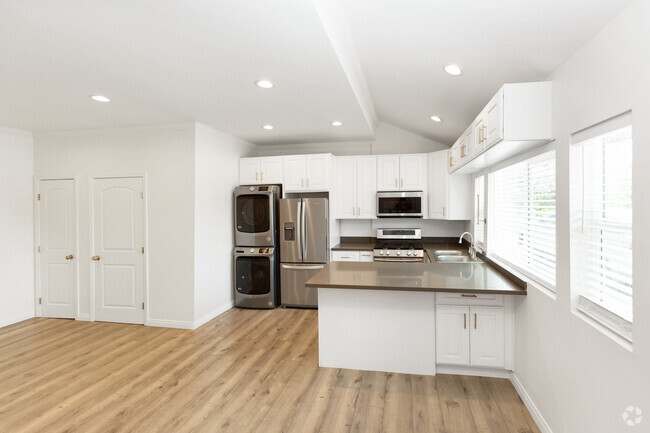 Building Photo - 22103 Parthenia St Unit 22103 Parthenia Street Rental