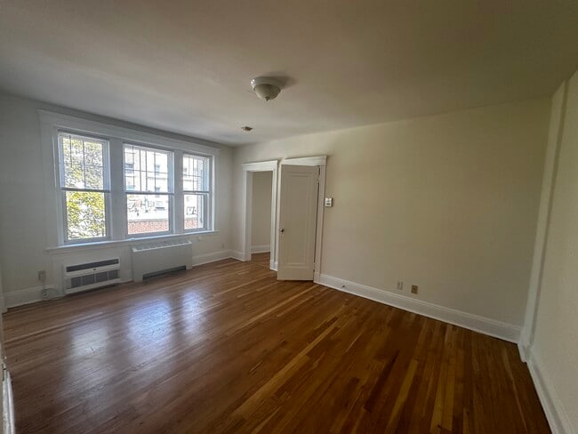 Building Photo - 3 Chauncy Ln Rental