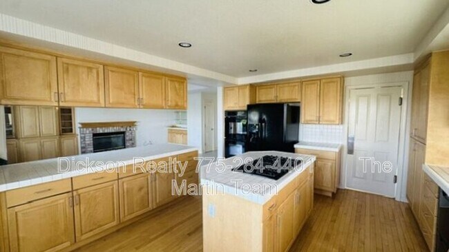 Photo - 6186 Squires Ln