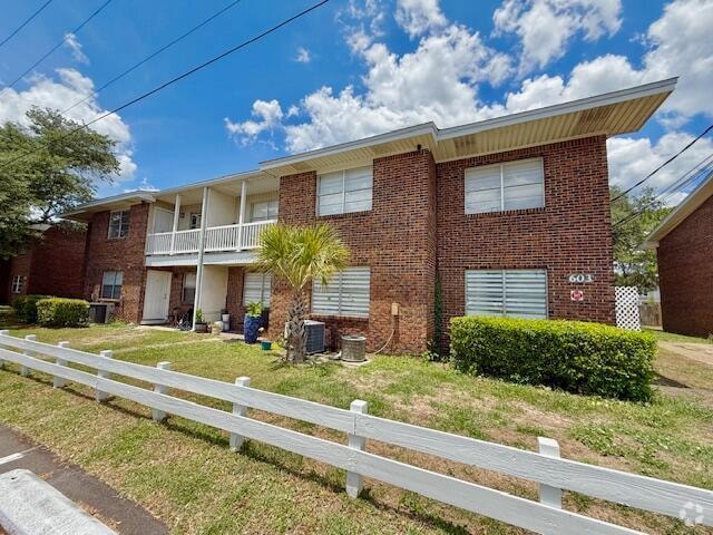 Building Photo - 603 Colonial Dr Unit APT 2