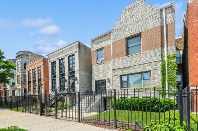 Building Photo - 3136 S Prairie Ave Unit 1