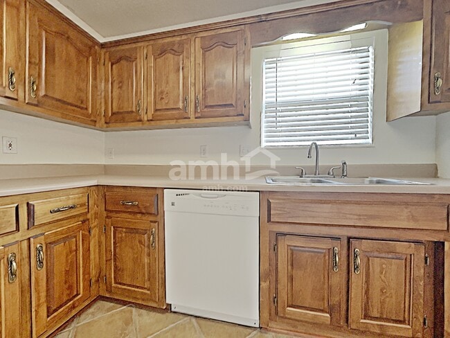 Photo - 2322 Sir Edward Ln