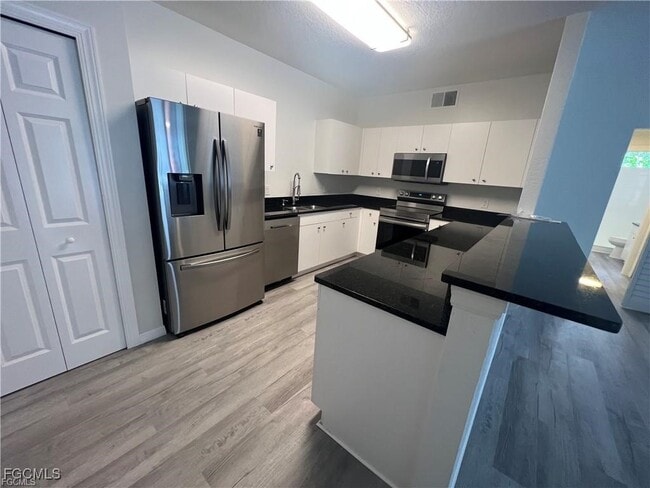 Building Photo - 1085 Hancock Creek S Blvd Unit 102
