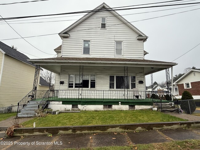 Photo - 203 Greenbush St