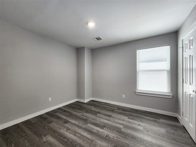 Photo - 7735 Orebo St