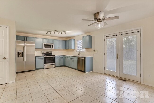 Photo - 5305 S Valdai St