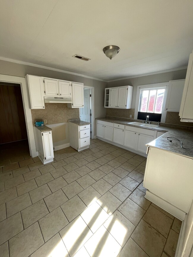Photo - 303 Prospect St