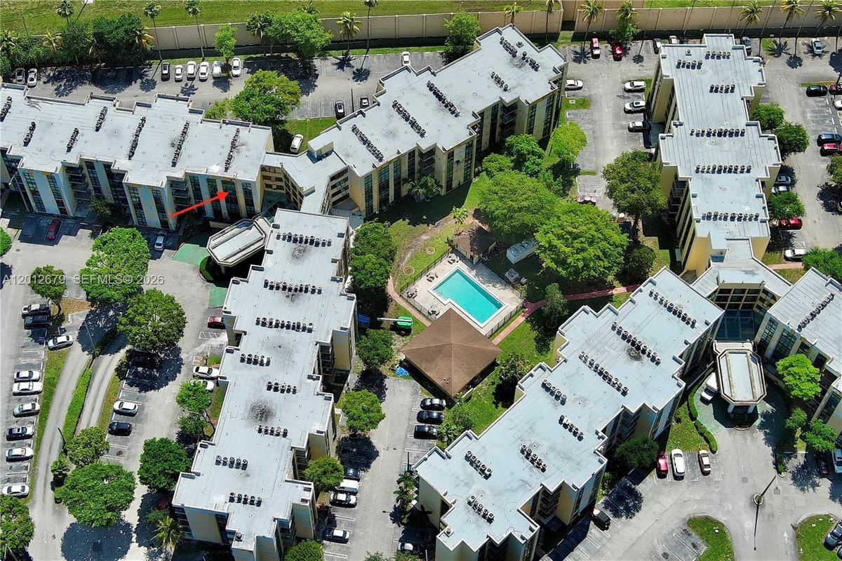 Photo - 11750 SW 18th St Unidad 401 1