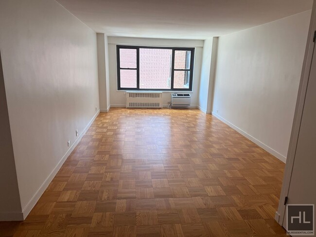 Building Photo - Fourth Avenue Unit 5C Rental
