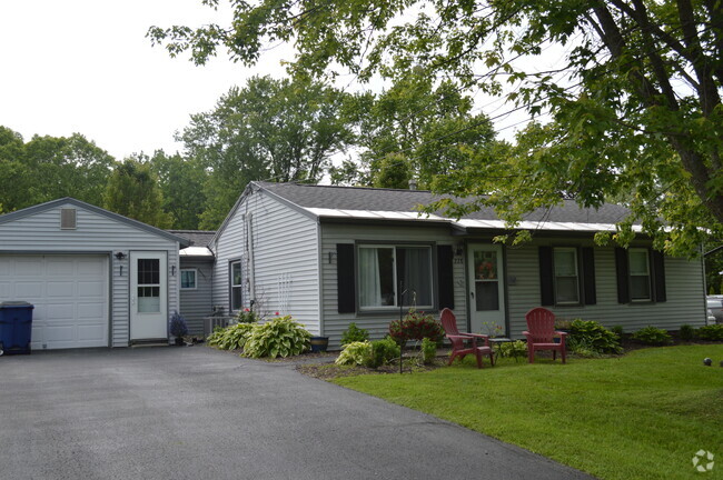 Building Photo - 228 Leopold Blvd Rental