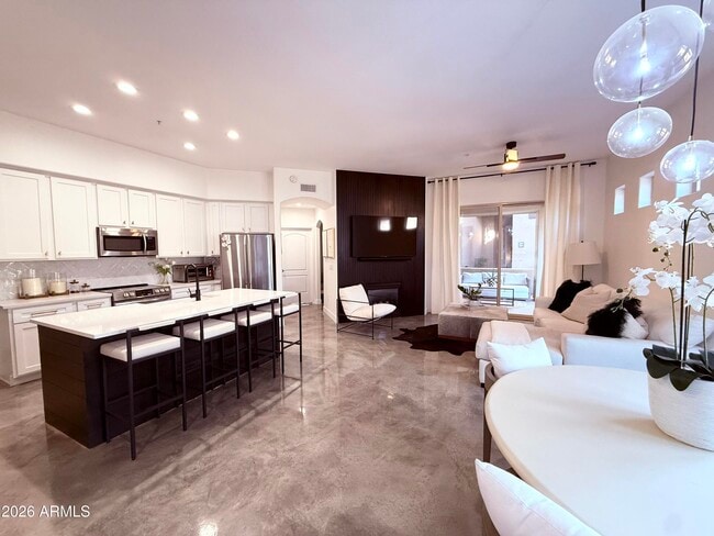 Photo - 11000 N 77th Pl