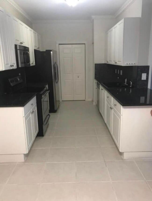 3545 Forest Hill Blvd Unidad 2