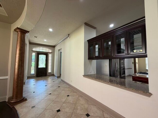 6223 Duke Trail Ln
