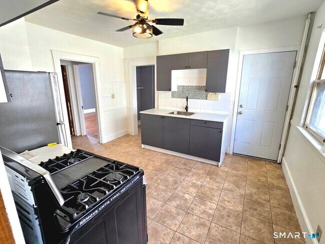 Photo - 70 Monroe St Unit 2