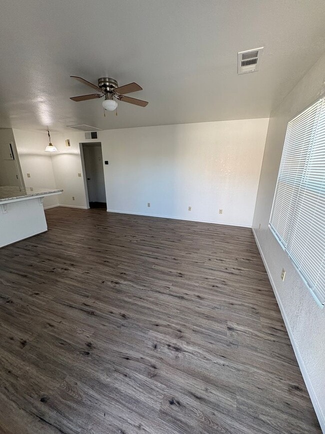 Photo - 700-710 E Tulare Ave Unit 700